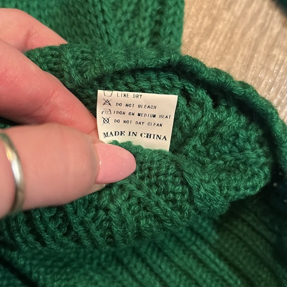 NEW Kelly Green Knit Sweater - Picture 9 of 13